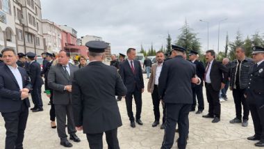  BAŞKAN ARIŞAN POLİS TEŞKİLATI ÇELENK SUNMA TÖRENİNE KATILDI