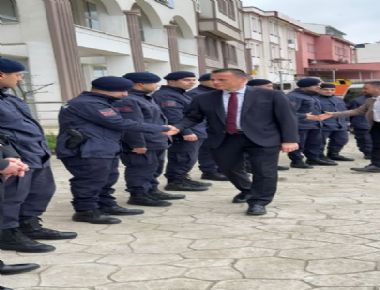  BAŞKAN ARIŞAN POLİS TEŞKİLATI ÇELENK SUNMA TÖRENİNE KATILDI