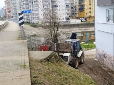 BAŞKAN ARIŞAN TEMİZLİK ÇALIŞMALARINI YERİNDE İNCELEDİ